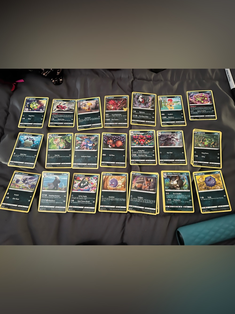 POKÉMON Assorted Card Lot